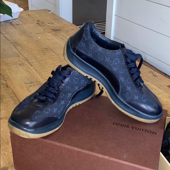 AUTHENTIC LV navy monogram canvas & leather sneaks - Picture 2 of 16